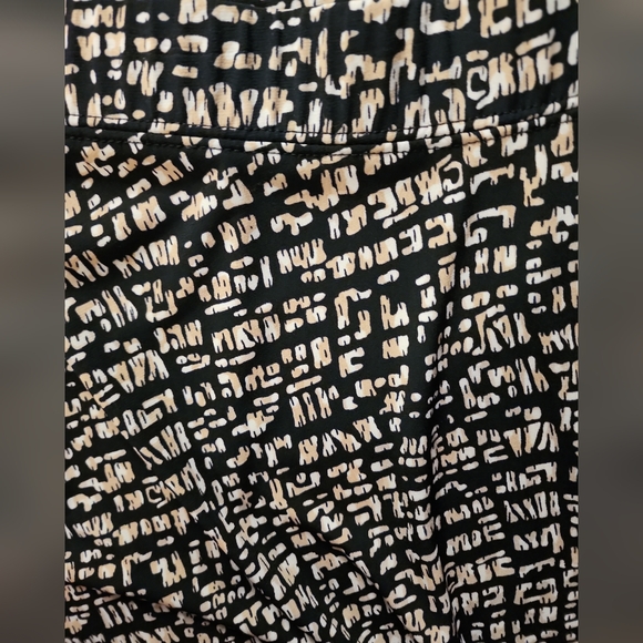 Nwot Ladies Ashley 1X plus size, Women's, flirty, soft, skirt. - Picture 3 of 4